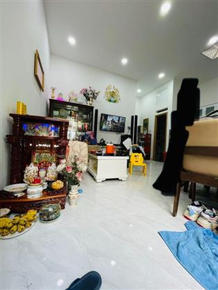 Cần tiền cần bán gấp căn nhà hẻm 377 Phan Văn Trị, BÌNH THẠNH, Hẻm 3m thông, nở hậu chữ L rất đẹp.
