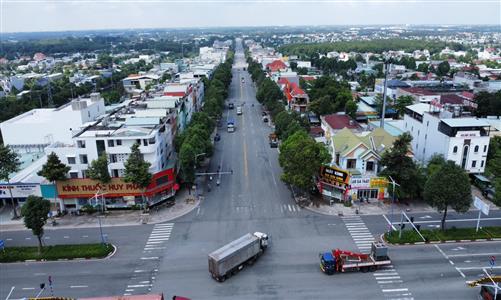 Cần bán nhà MT đường Mỹ Phước Tân Vạn, thuận tiện kinh doanh, giá rất ngộp